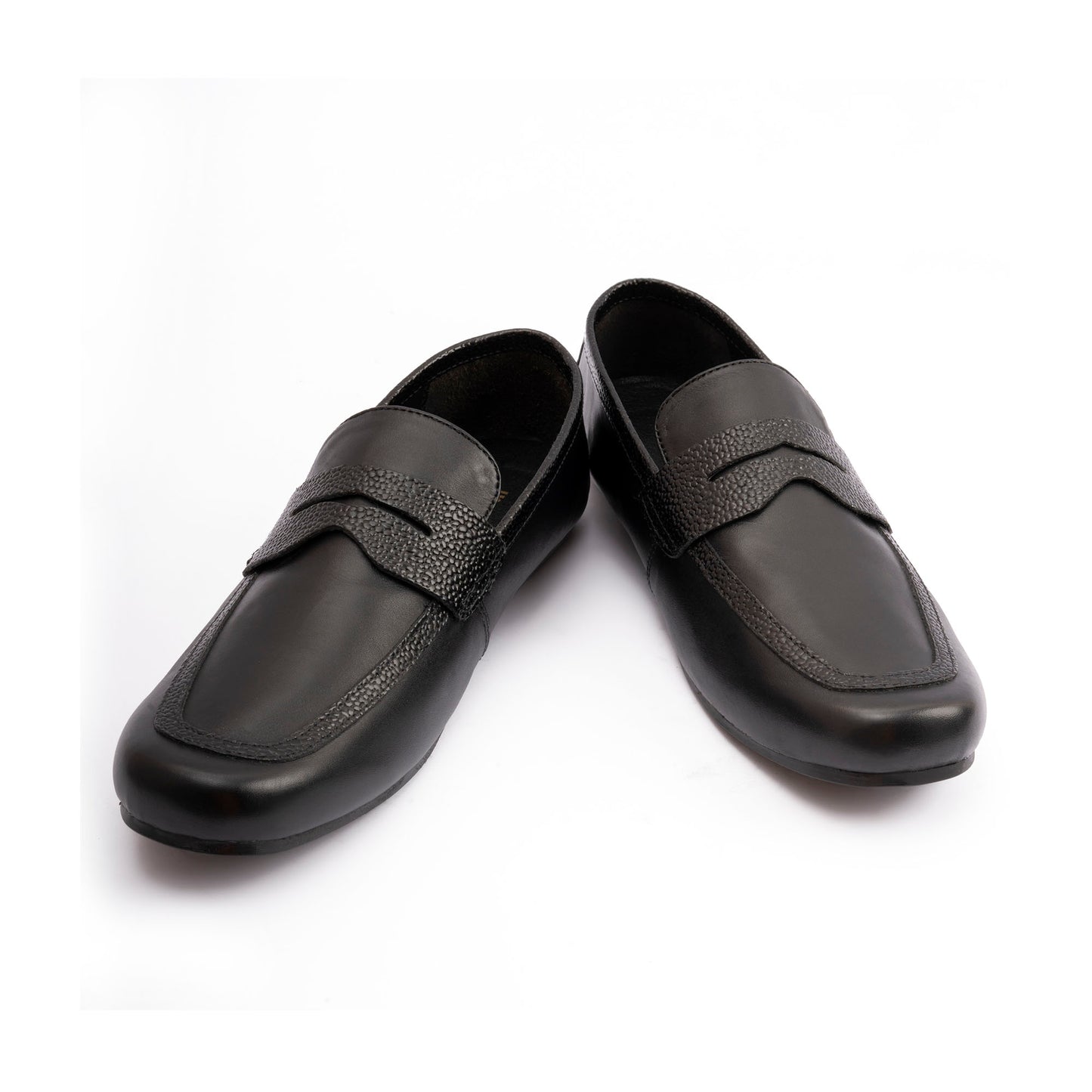 BLACK ANILINE LEATHER MOCCASIN