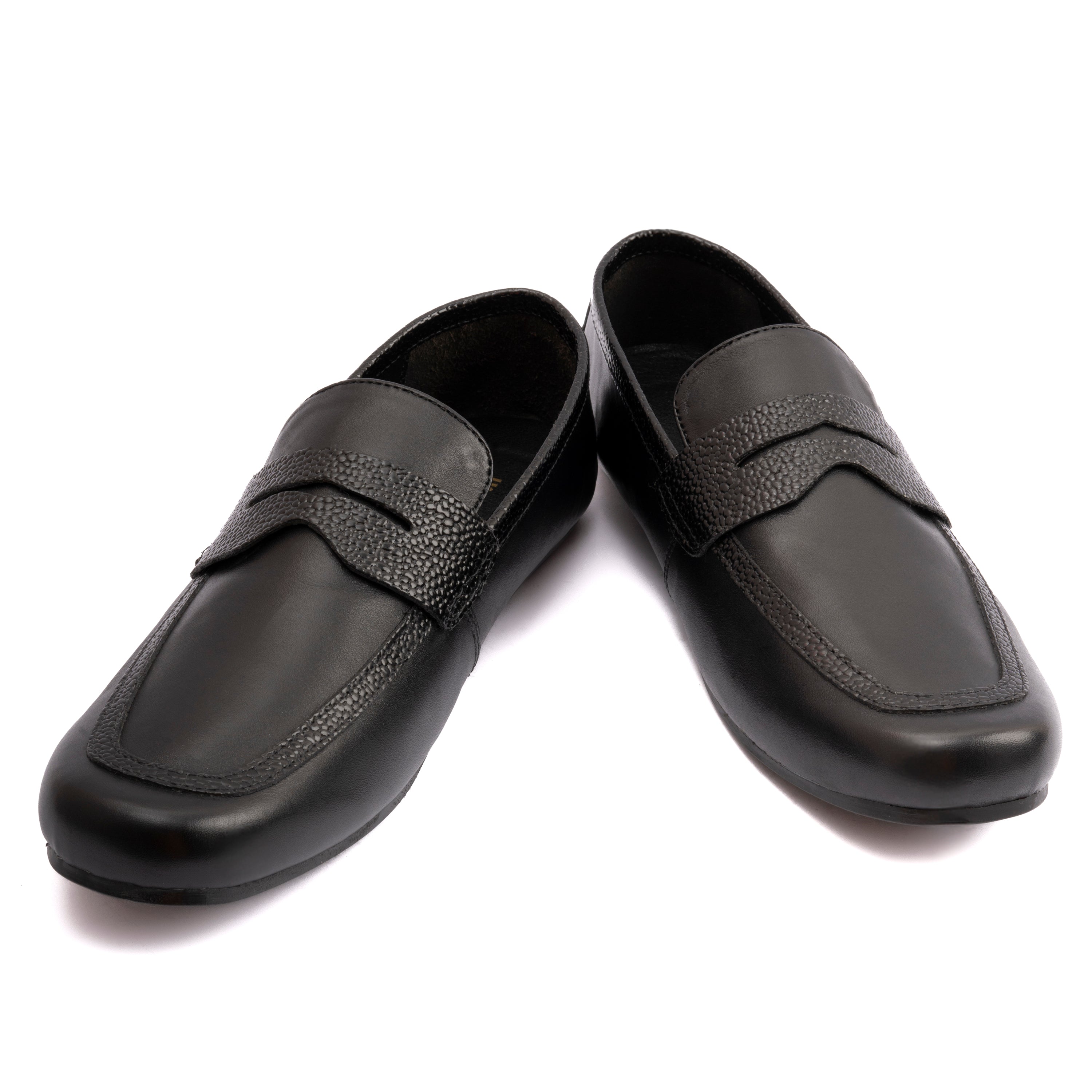 BLACK ANILINE LEATHER MOCCASIN