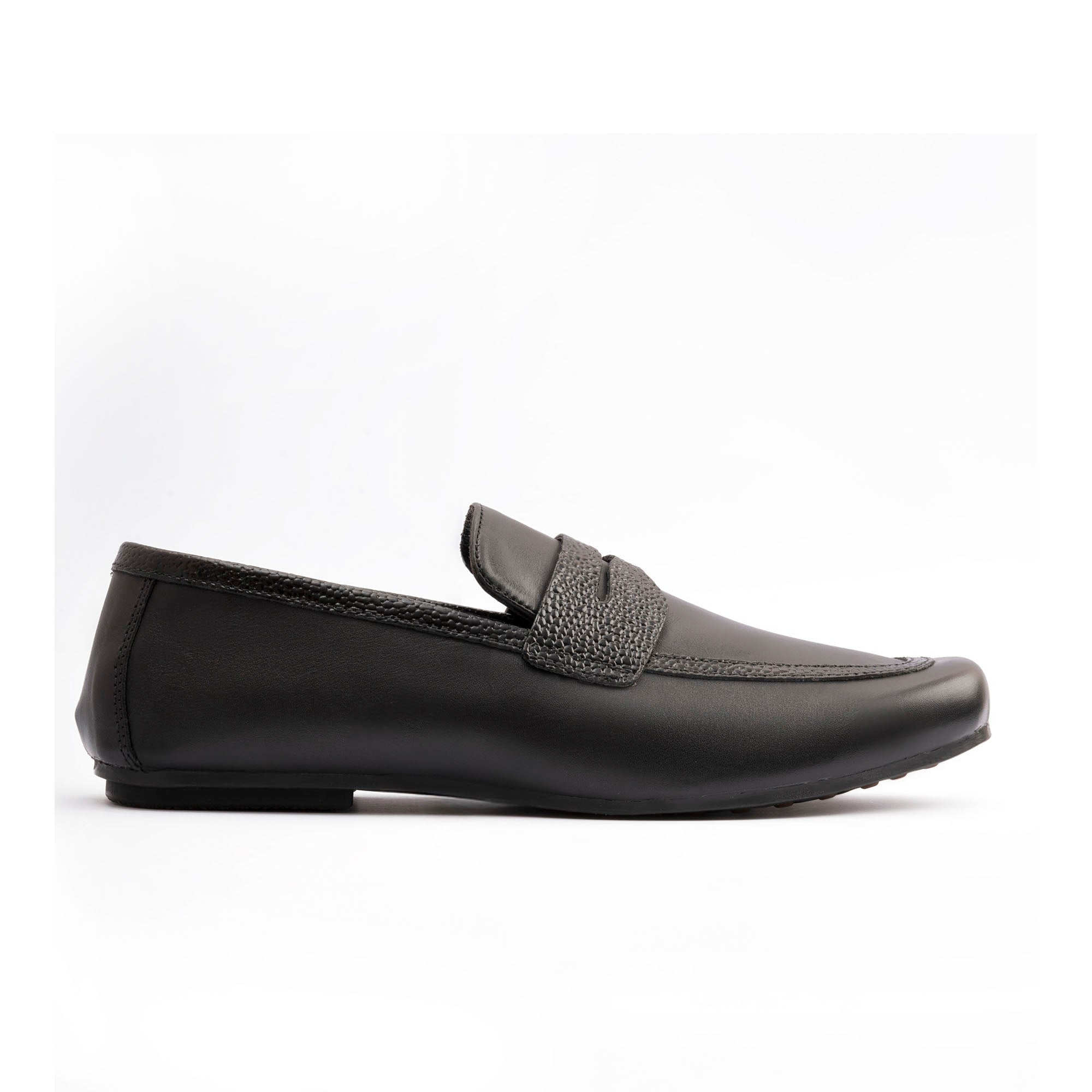 BLACK ANILINE LEATHER MOCCASIN