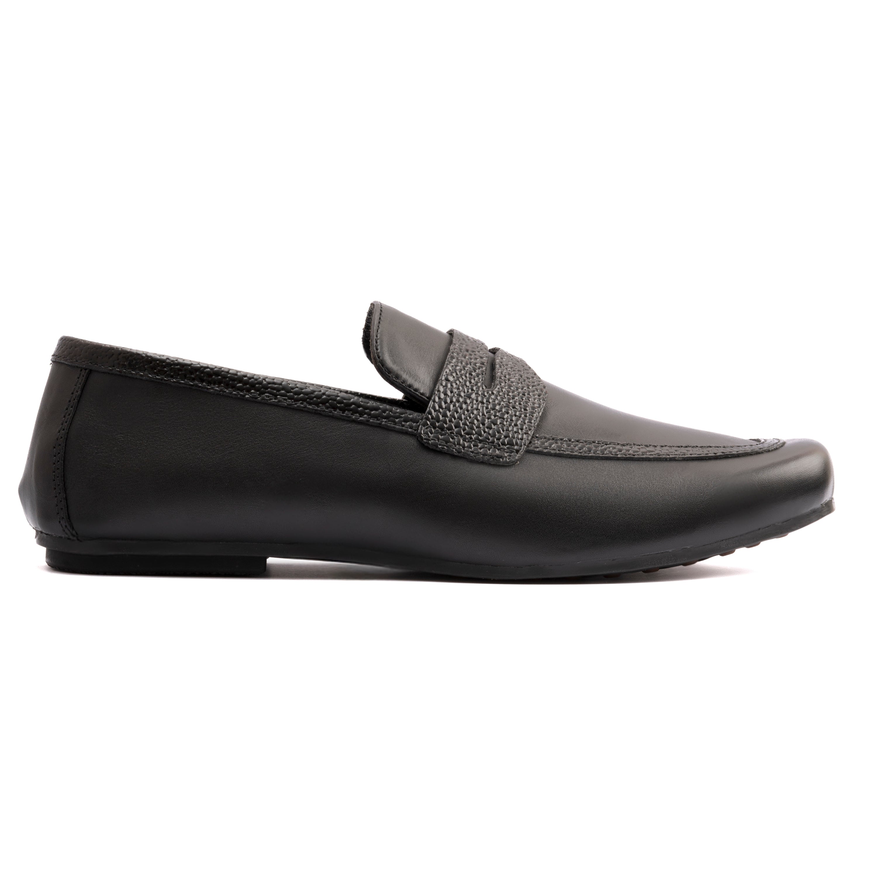 BLACK ANILINE LEATHER MOCCASIN