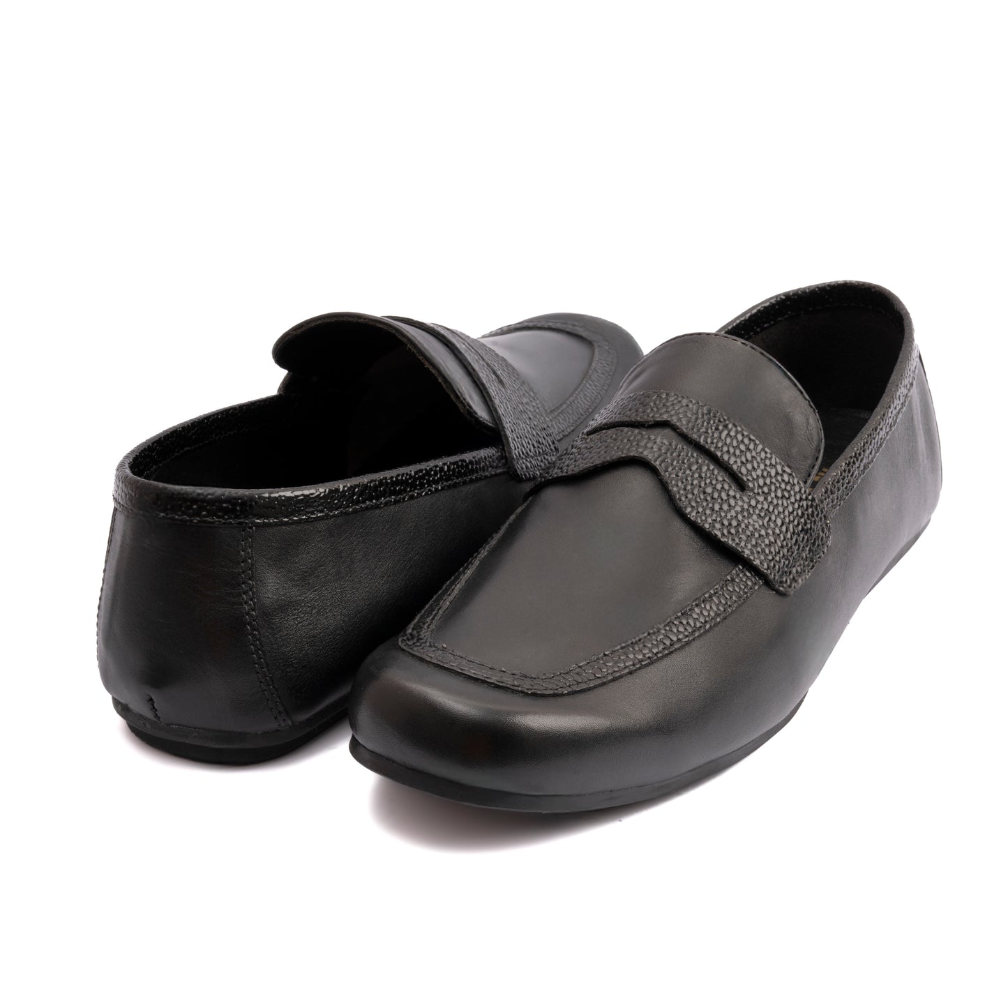 BLACK ANILINE LEATHER MOCCASIN