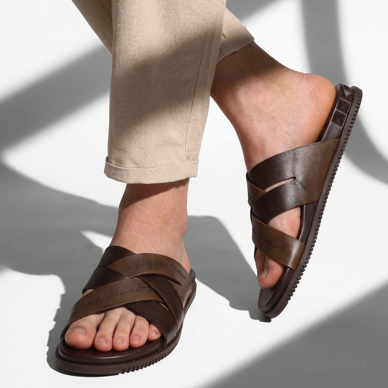 LASER TEXT LEATHER SLIPPER