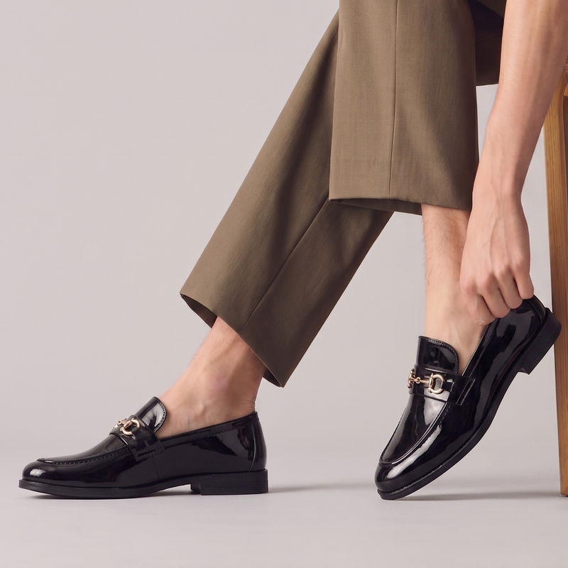 BLACK PATENT LEATHER SHOES