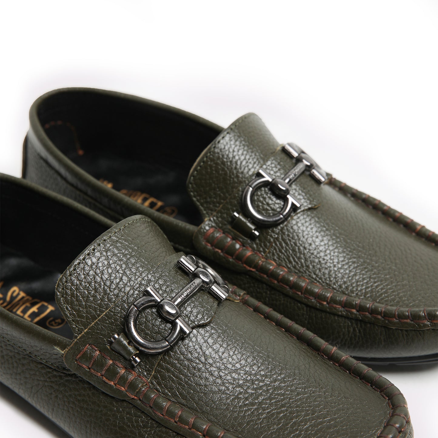 SOFT LEATHER BUCKLE MOCCASIN