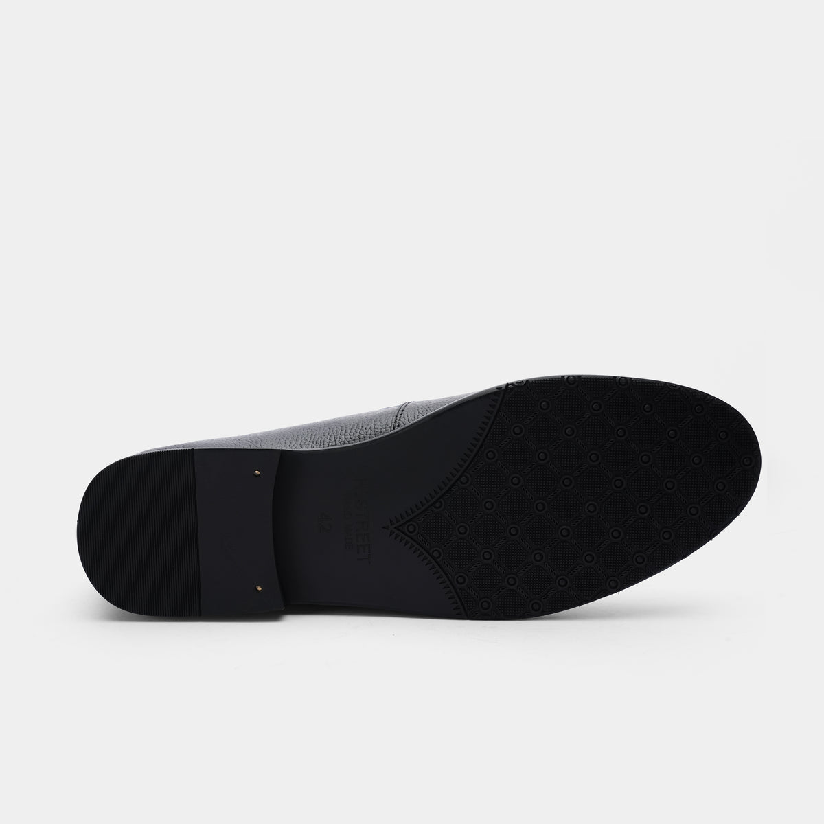PEBBLE GRAIN LEATHER SHOE