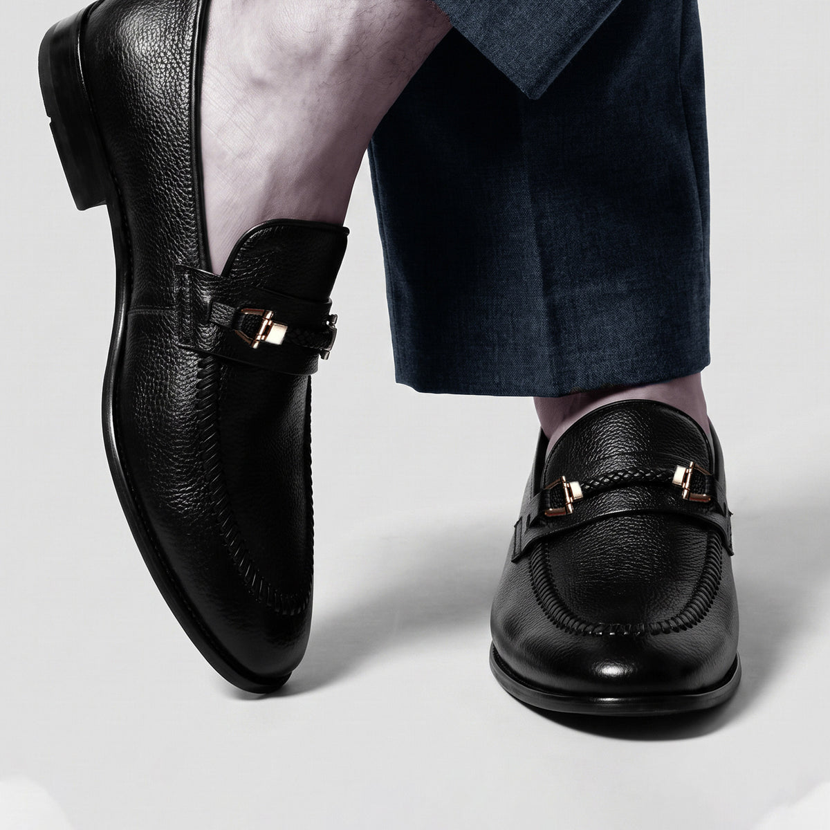 PEBBLE GRAIN LEATHER SHOE