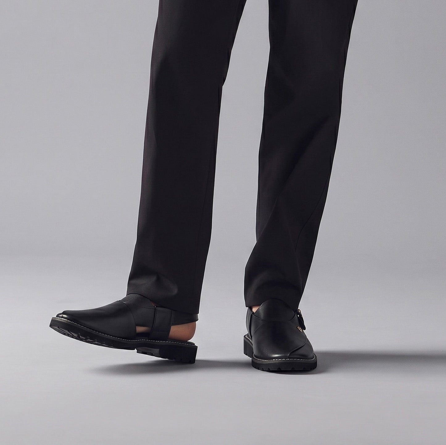 BLACK LEATHER TRADITIONAL SANDAL - Hi-Street