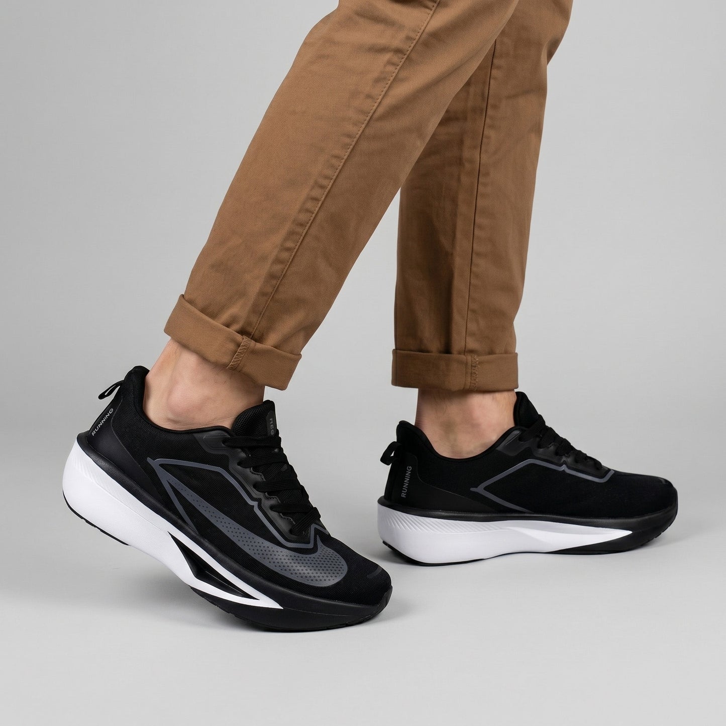 BLACK MEMORY FOAM COMFORT TRAINER - Hi-Street
