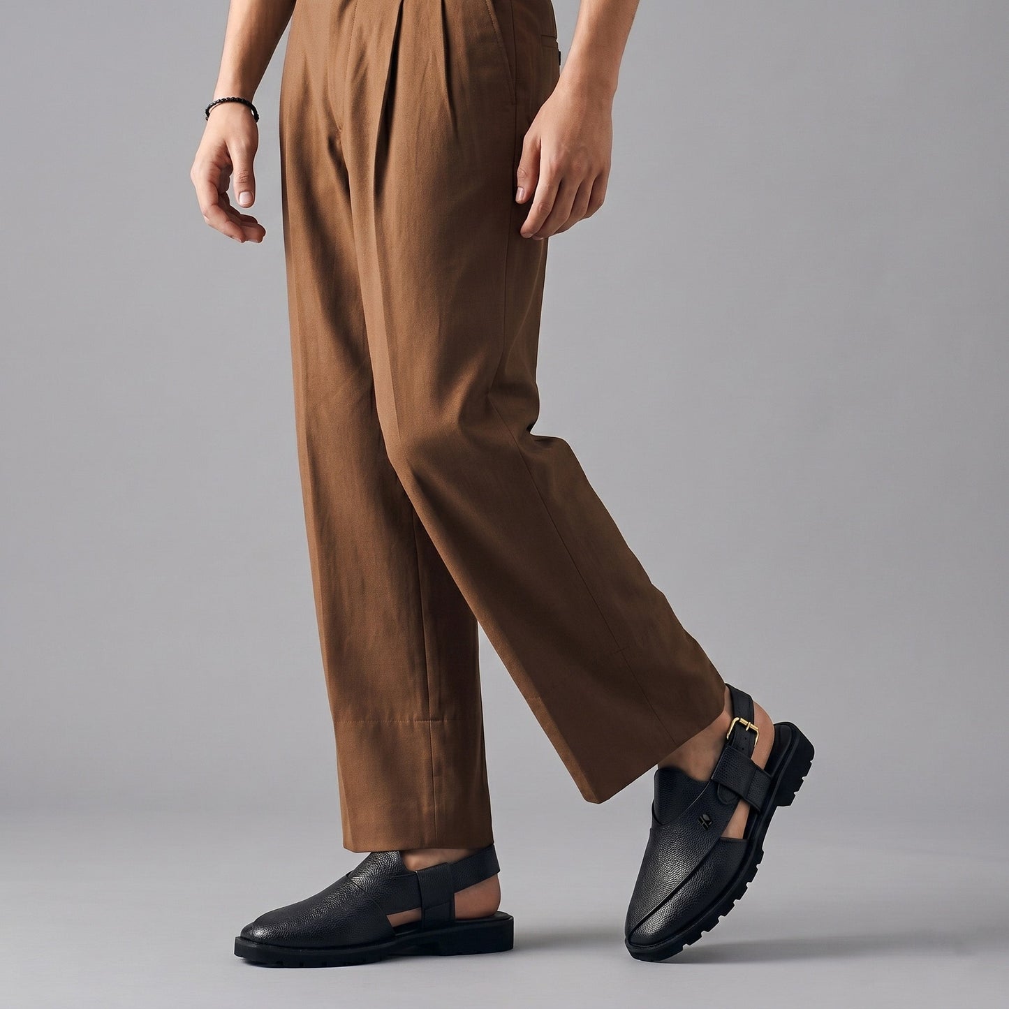 BLACK MILLED LEATHER SANDAL - Hi-Street
