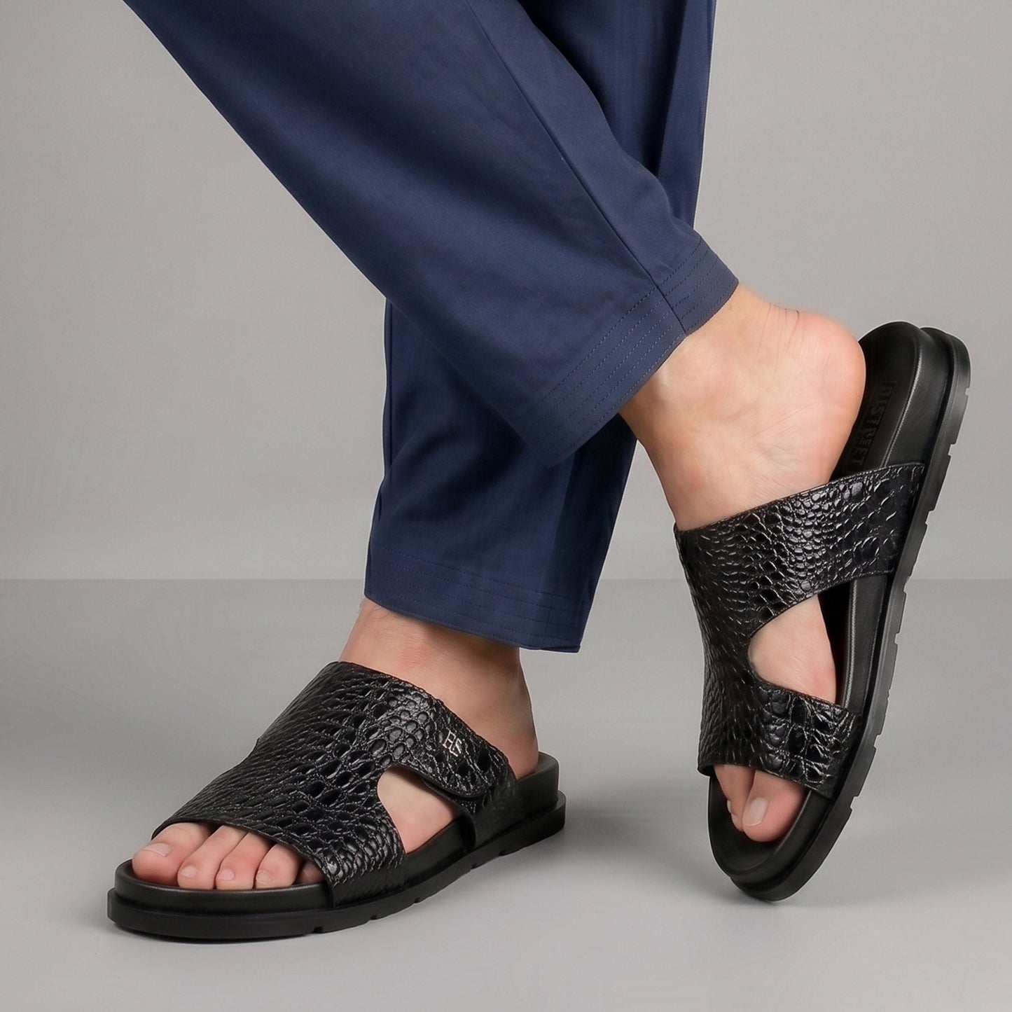 BLACK TWXTURED LEATHER SLIPPER - Hi-Street