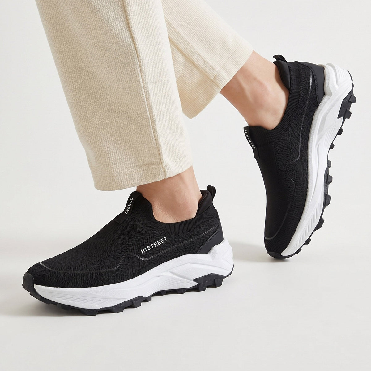 BLACK ULTRA LIGHT SLIP ONS SHOES - Hi-Street