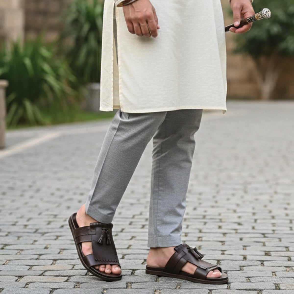 BROWN LEATHER TASSEL SLIPPER - Hi-Street