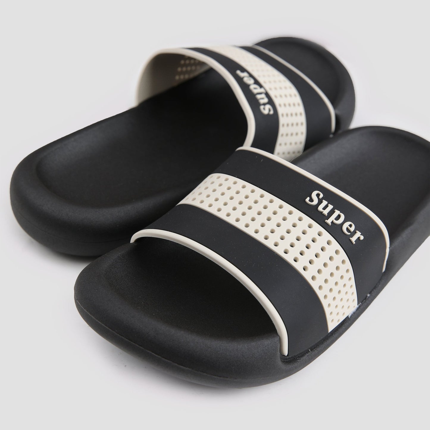 COLOR BLACK COMFY SLIDER - Hi-Street