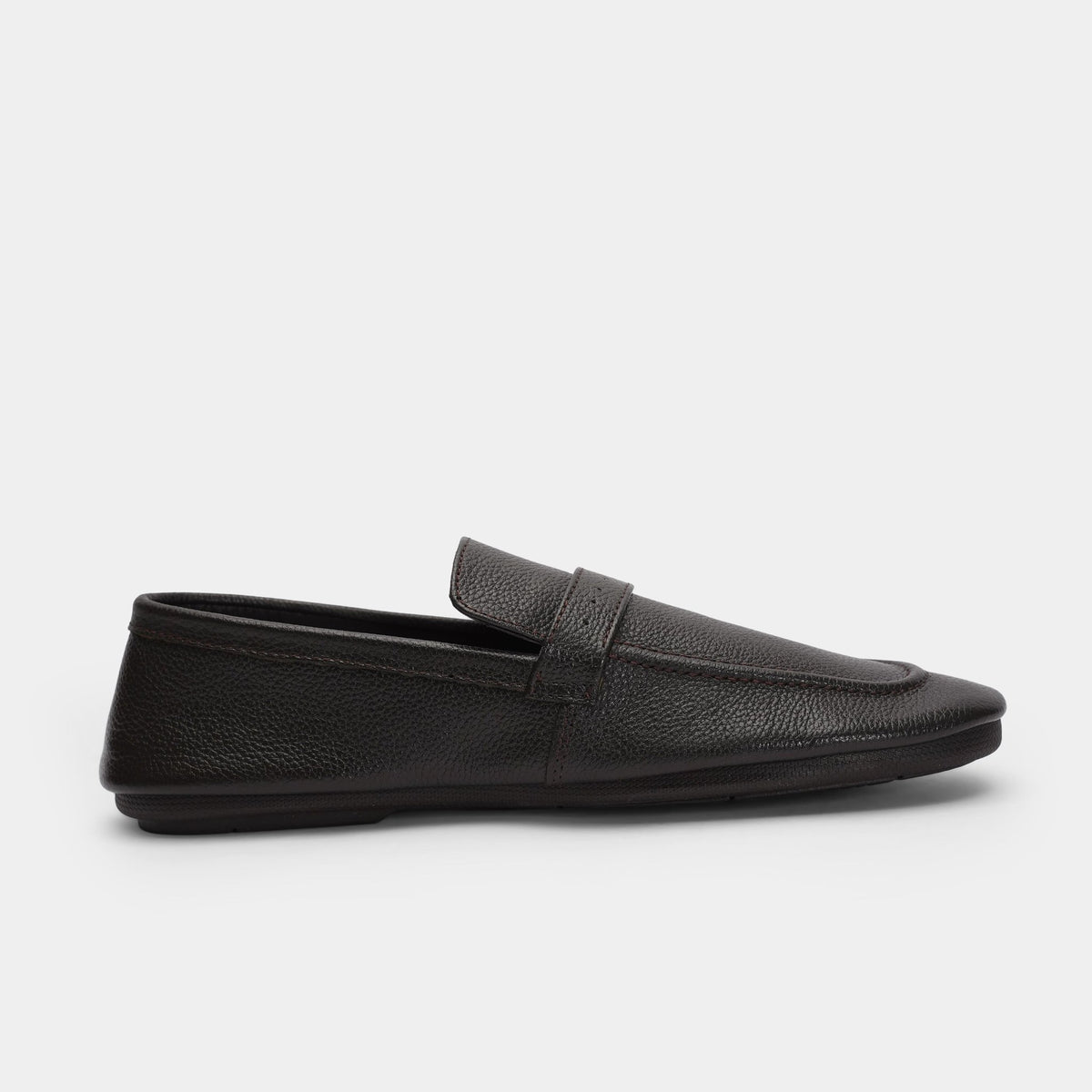 PEBBLE GRAIN BUCKLE LEATHER SHOE - Hi-Street