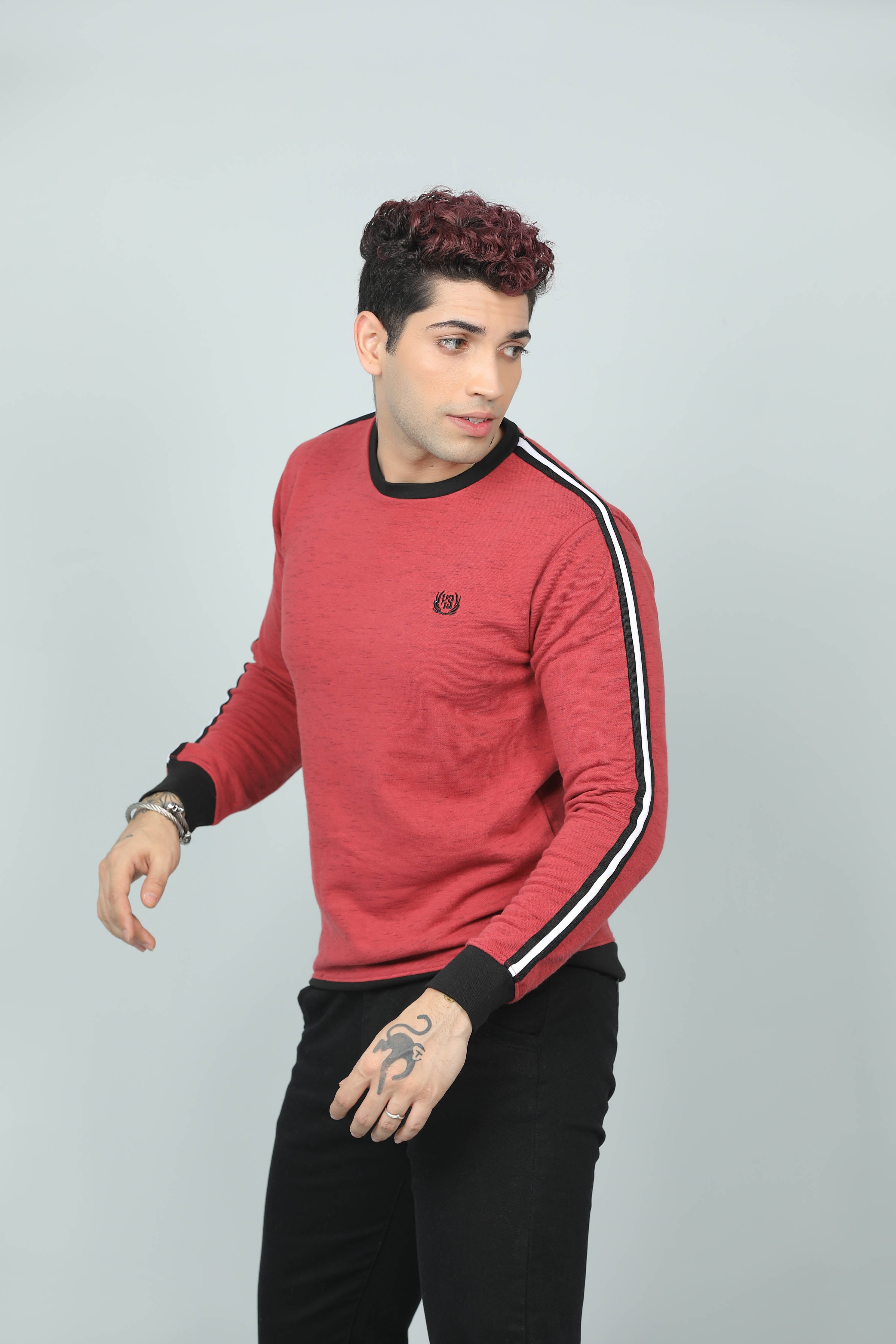 RED SWEAT SHIRT WITH STRIPE DETAILS