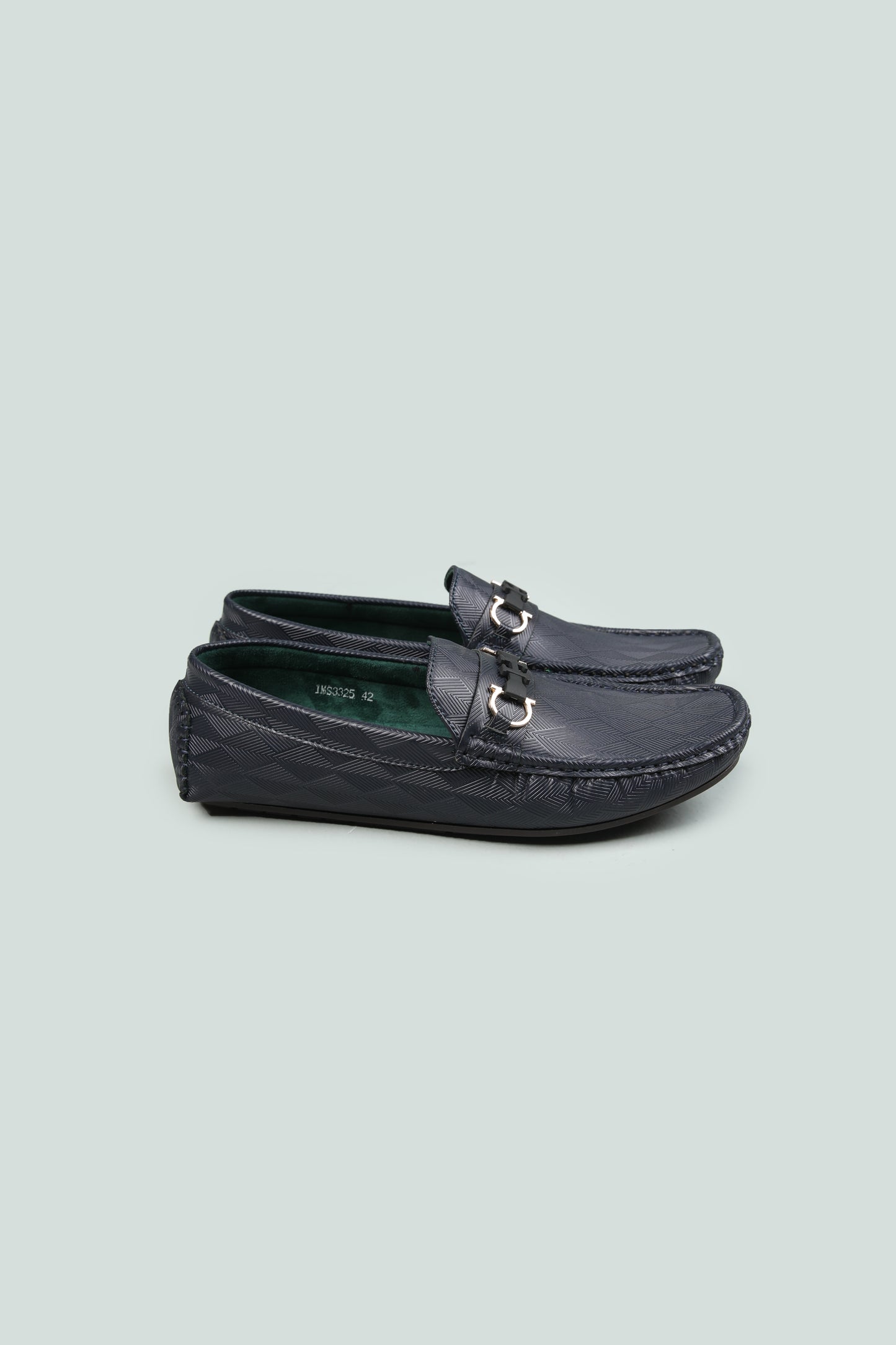 Stylish Buckle Textured Moccasin