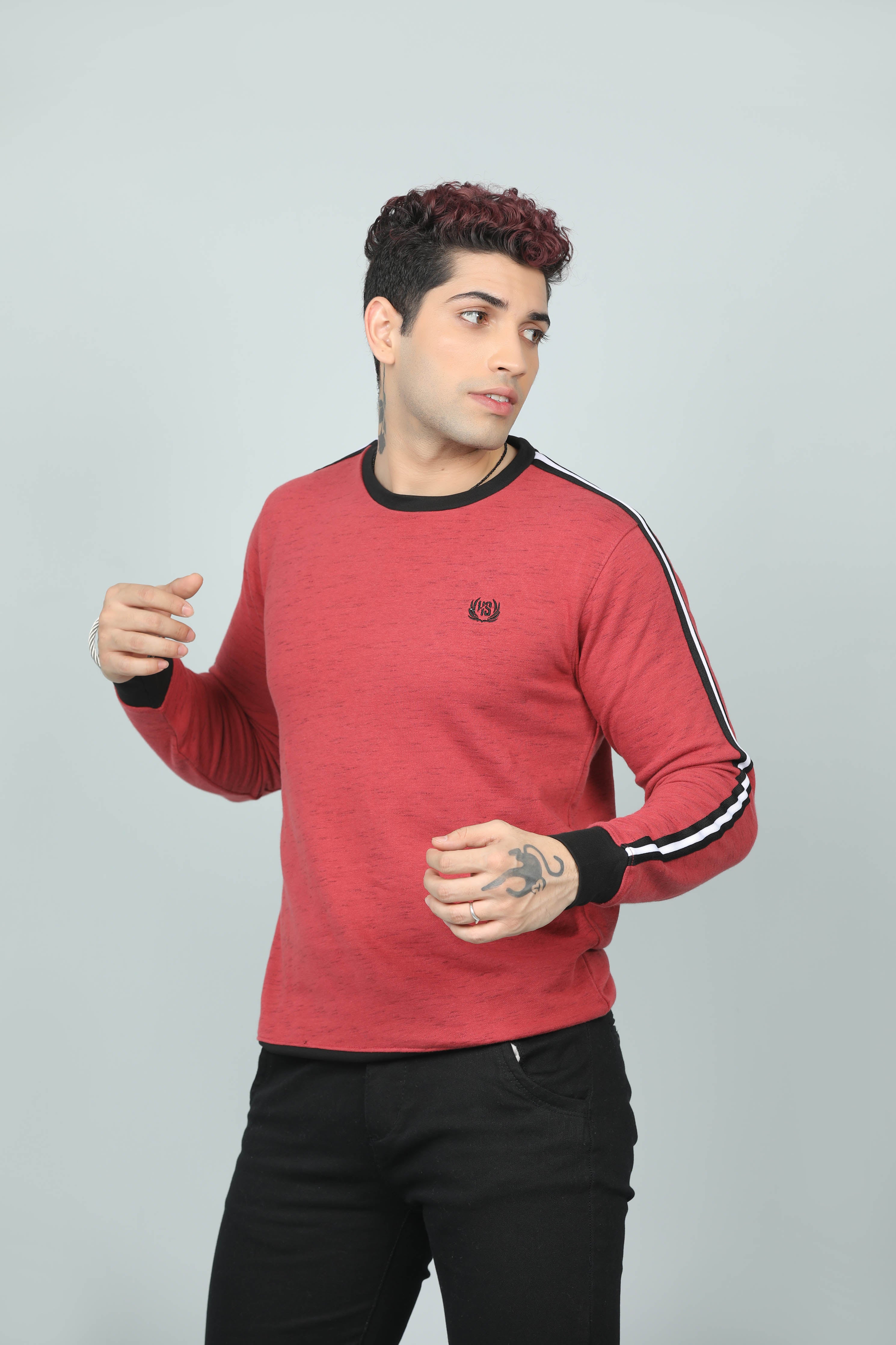 RED SWEAT SHIRT WITH STRIPE DETAILS