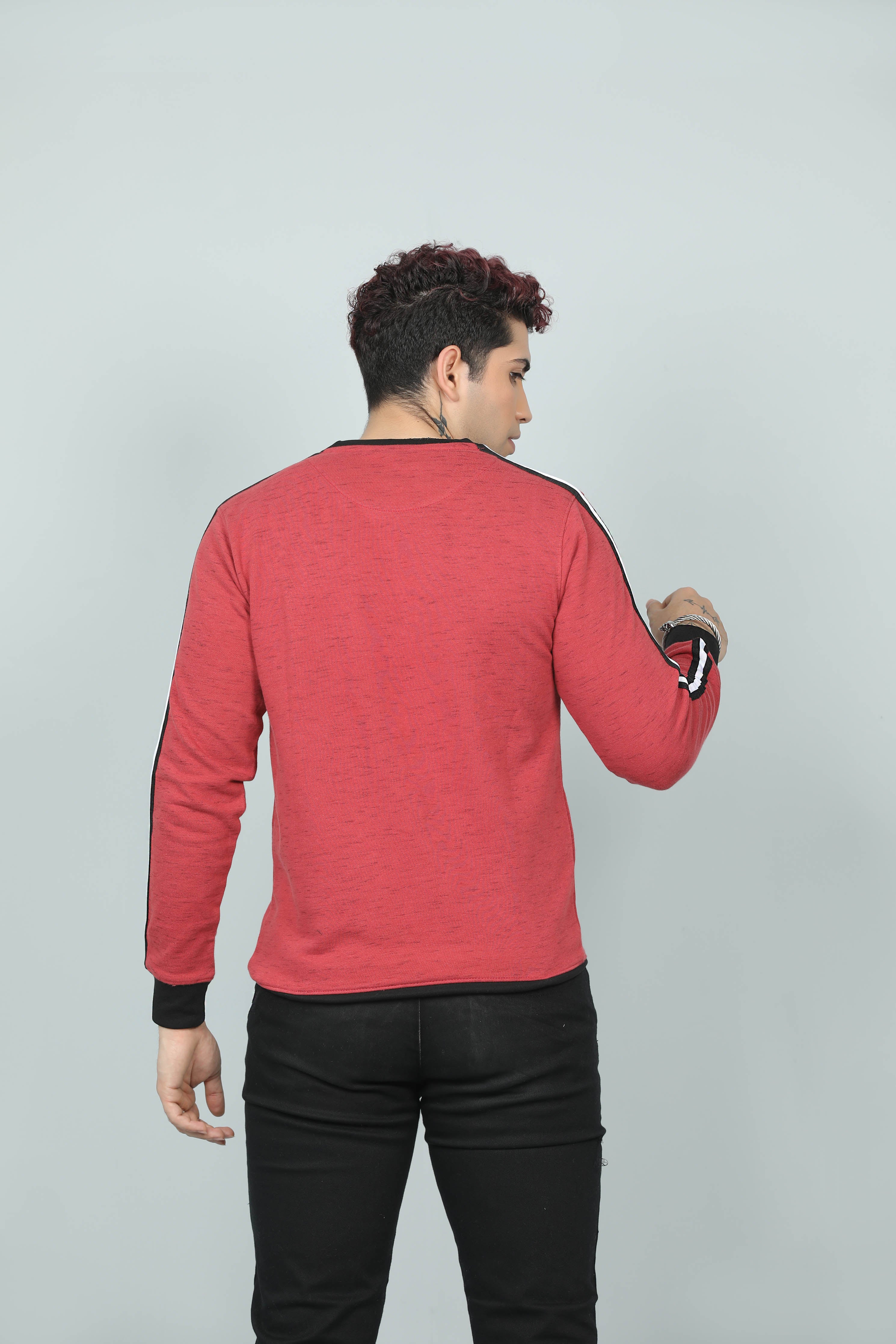 RED SWEAT SHIRT WITH STRIPE DETAILS